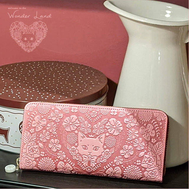 ピンクの長財布